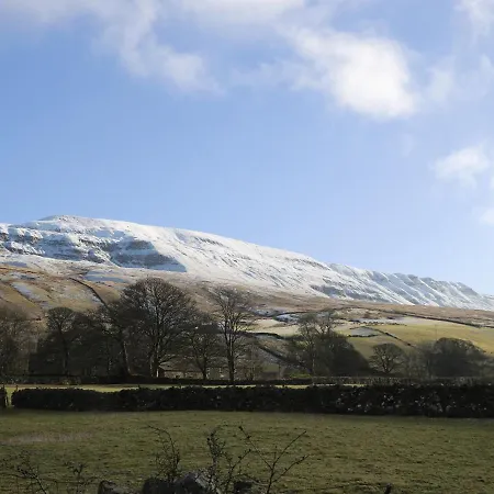 6 Constitution Hill Settle